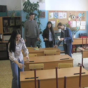 Установка чашечек Петри в классе